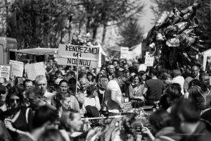 2015 - Mobilisation et manifestations à Savigny. Brocante